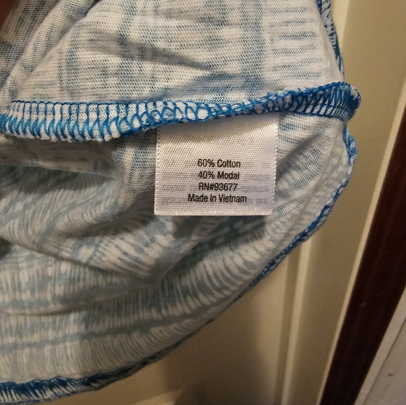 St. John's Bay Blue and White Patterned Short Sleeve Top 1X - Picture 5 of 6